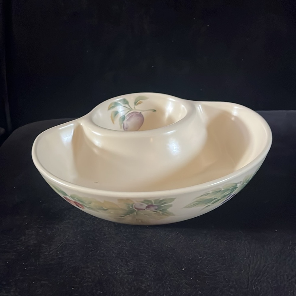 Pfaltzgraff Jamberry 10” Stoneware Dish one-piece chip and dip server Vintage